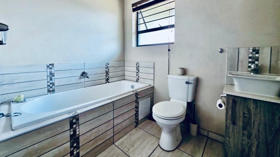 3 Bedroom Property for Sale in Waterkloof East North West